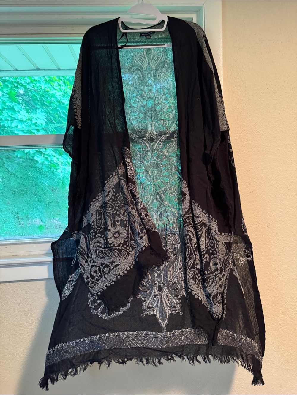 American Eagle Black Sheer Paisley Kimono